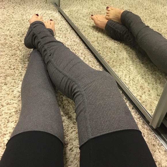 XS Alo Yoga goddess legging - Picture 3 of 4